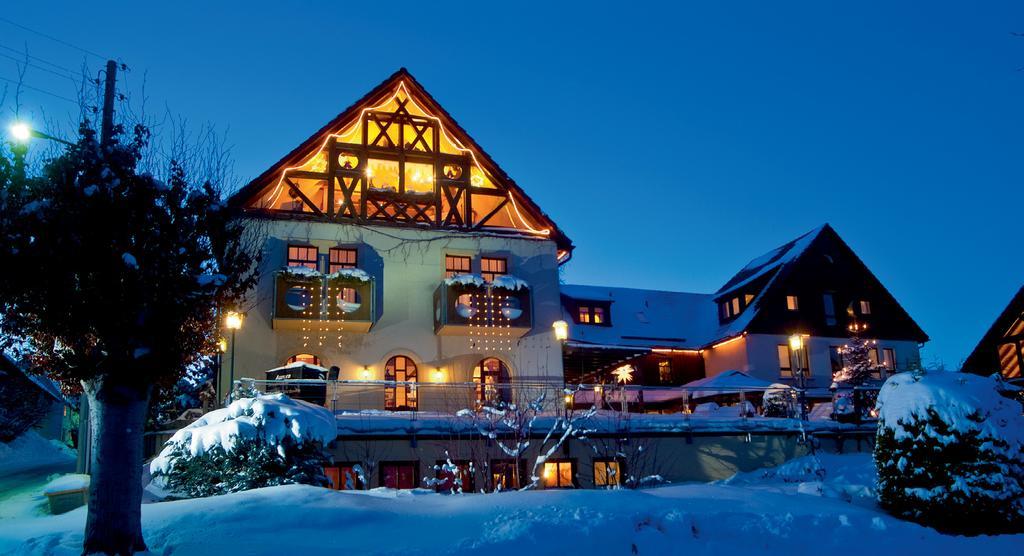 Hotel Neue Hoehe Klingenberg Exterior foto